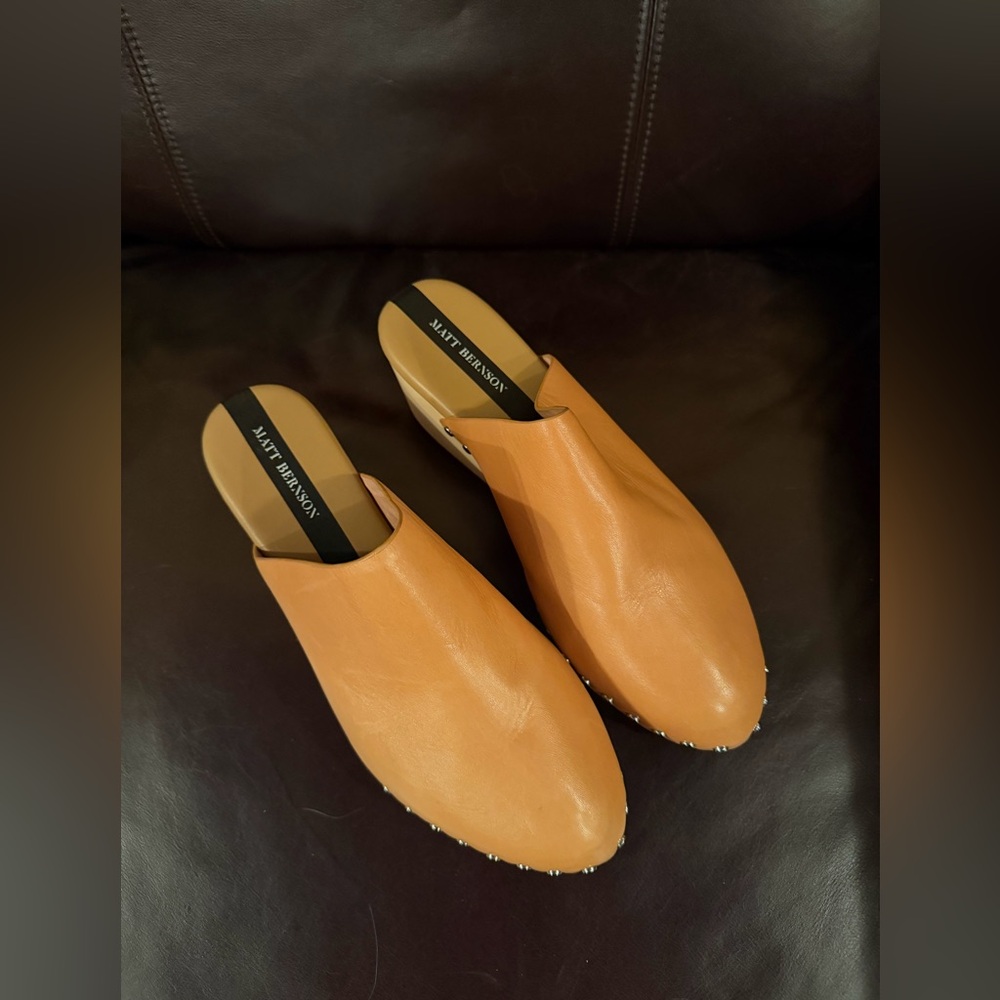 Matt Bernson Tan Wedge Mules - Picture 3 of 5
